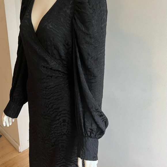 H&M Wrap Sateen Long Sleeve Dress Small NWT 100% Viscose - Picture 5 of 15